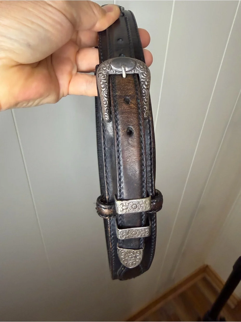 Classic Vintage Black Leather Men’s Belt with Silver Western Buckle
